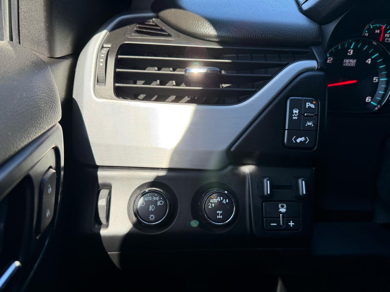 GMC Yukon SLT 4WD 2018