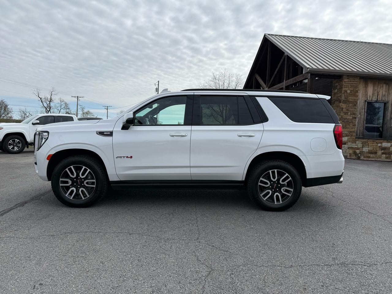 GMC Yukon AT4 4WD 2022