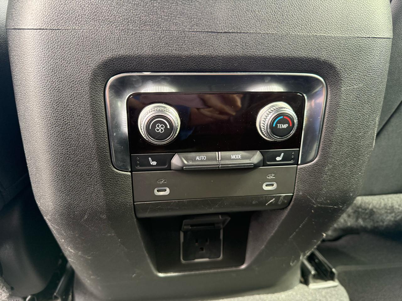 GMC Yukon AT4 4WD 2022