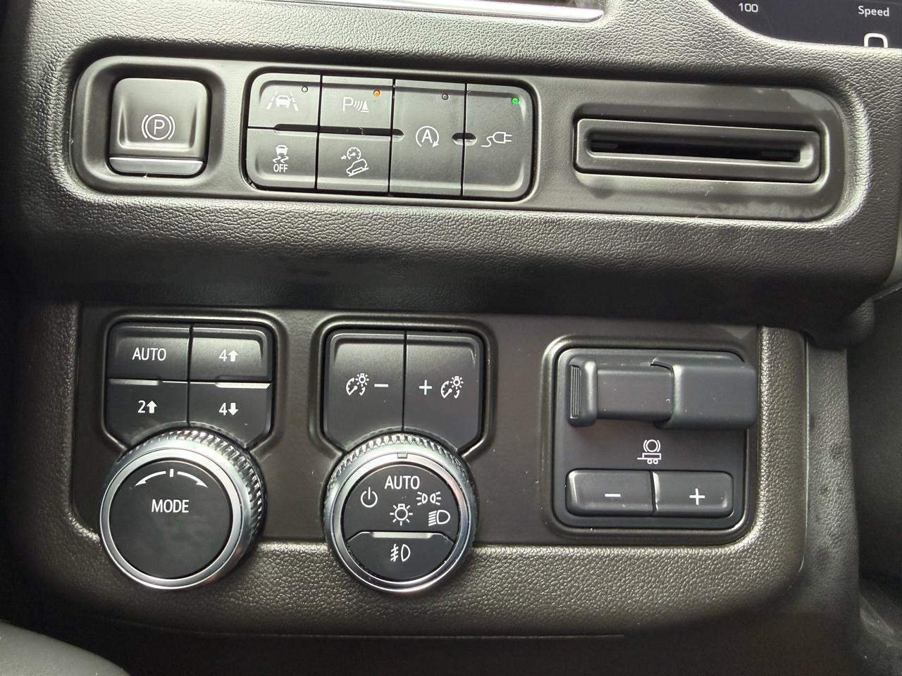 GMC Yukon AT4 4WD 2022