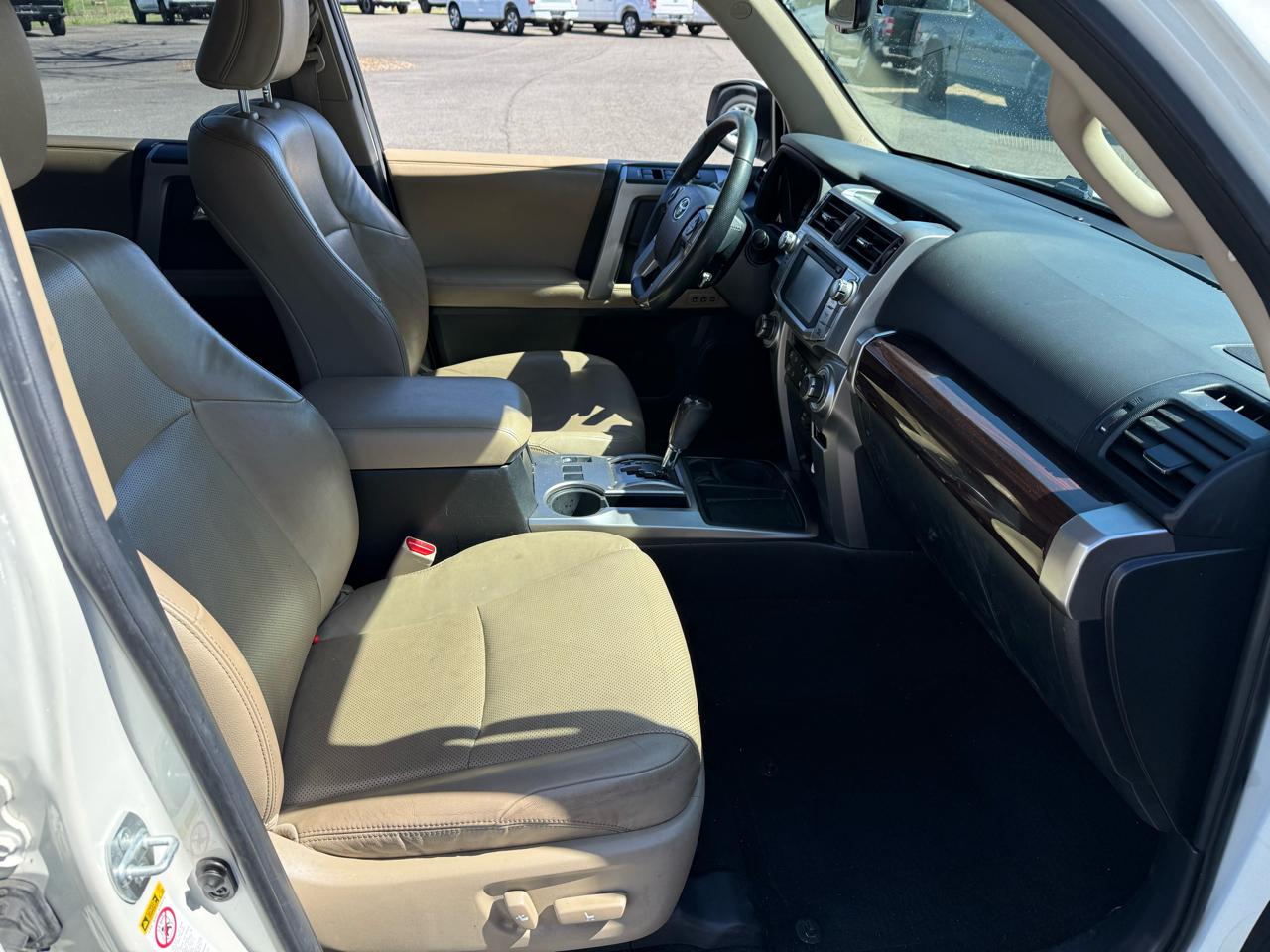 Toyota 4Runner Limited 2WD V6 2016