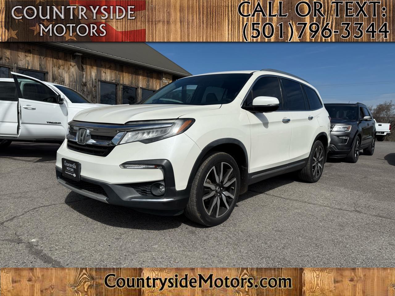 2019 Honda Pilot Touring w/Rear Captain's Chairs