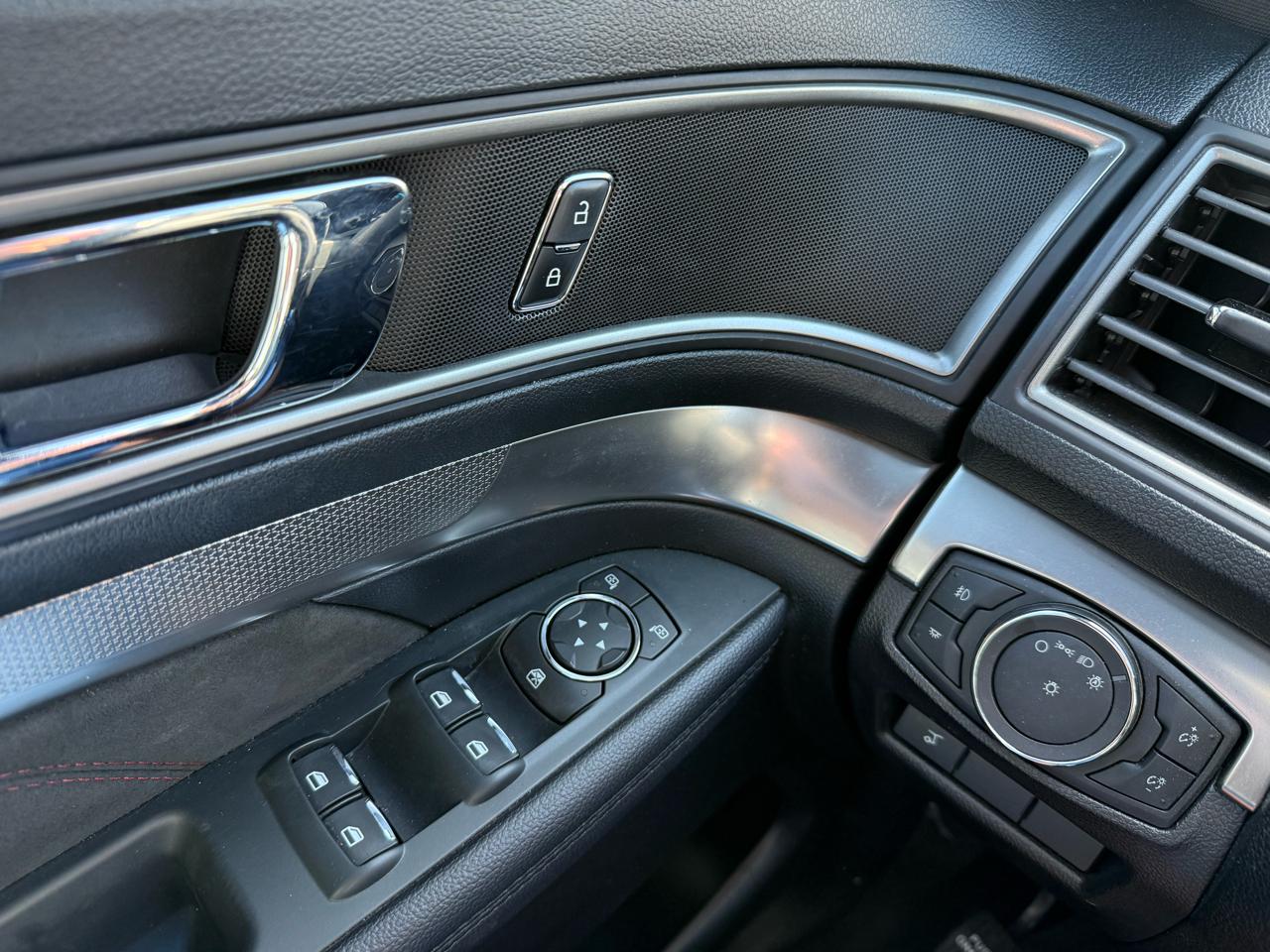 Ford Explorer XLT FWD 2018