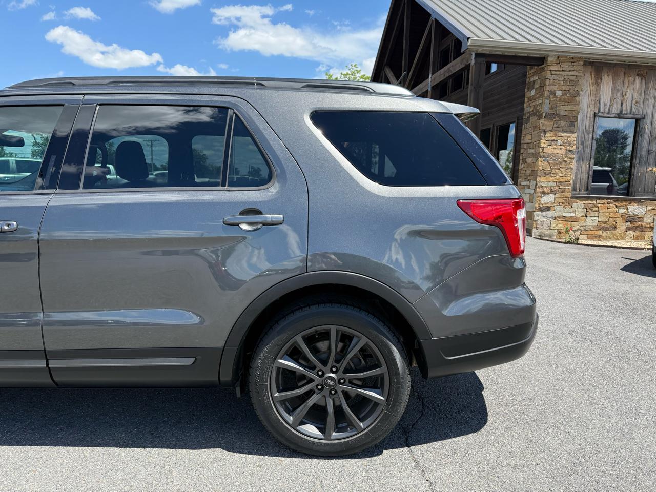 Ford Explorer XLT FWD 2018