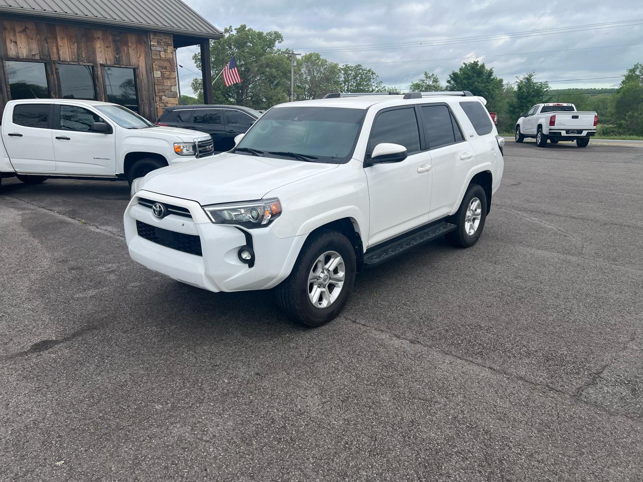 Toyota 4Runner SR5 4WD 2024