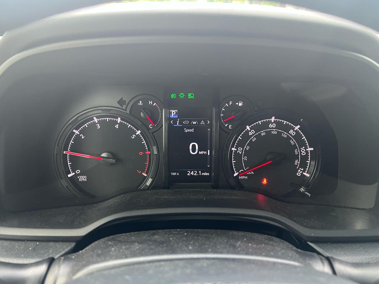 Toyota 4Runner SR5 4WD 2024