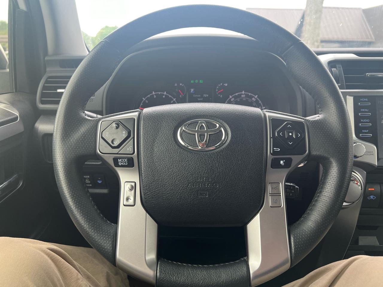 Toyota 4Runner SR5 4WD 2024