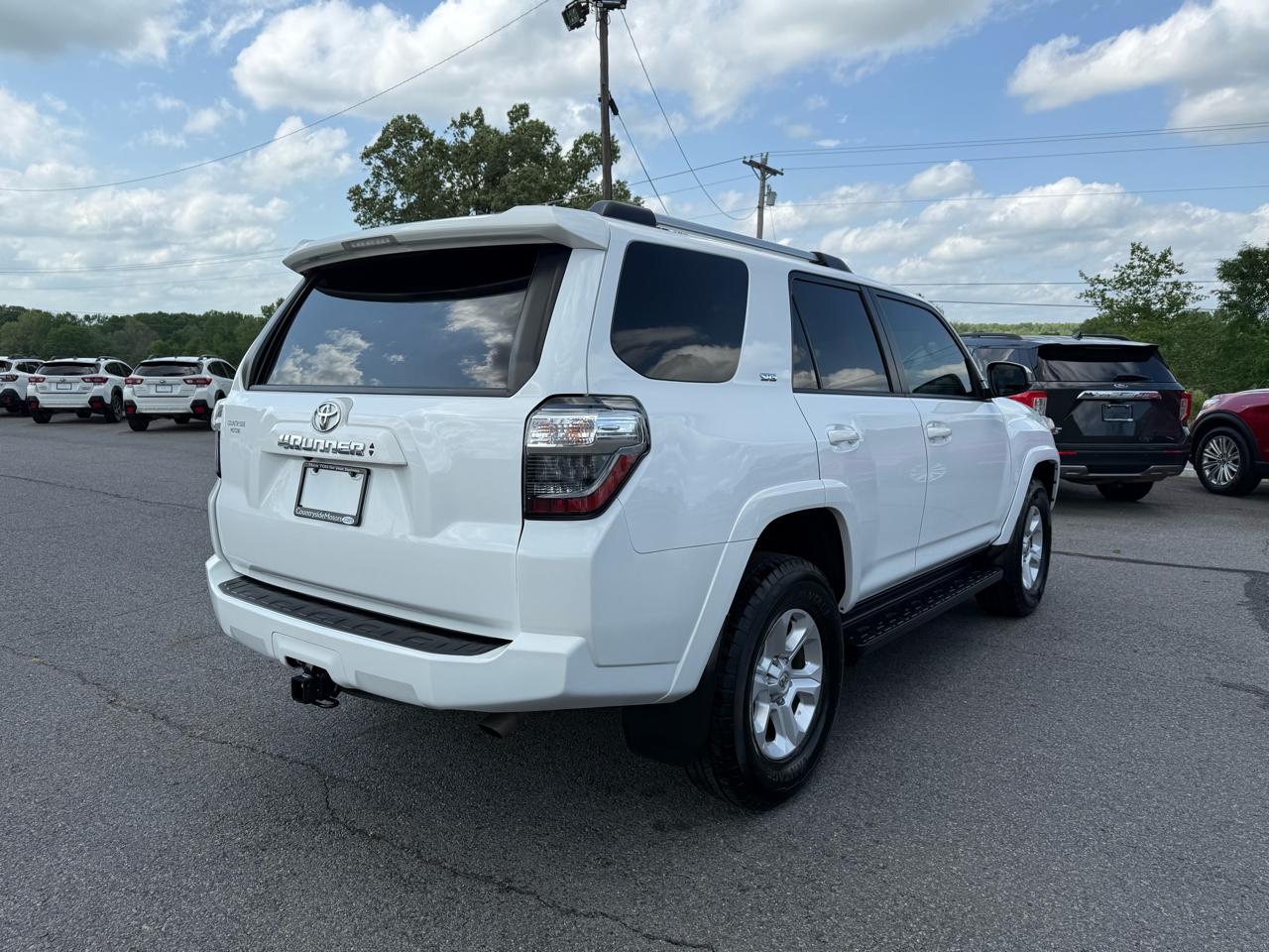 Toyota 4Runner SR5 4WD 2024