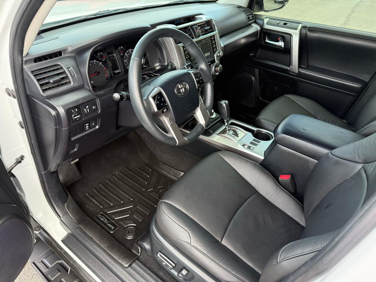 Toyota 4Runner SR5 4WD 2024