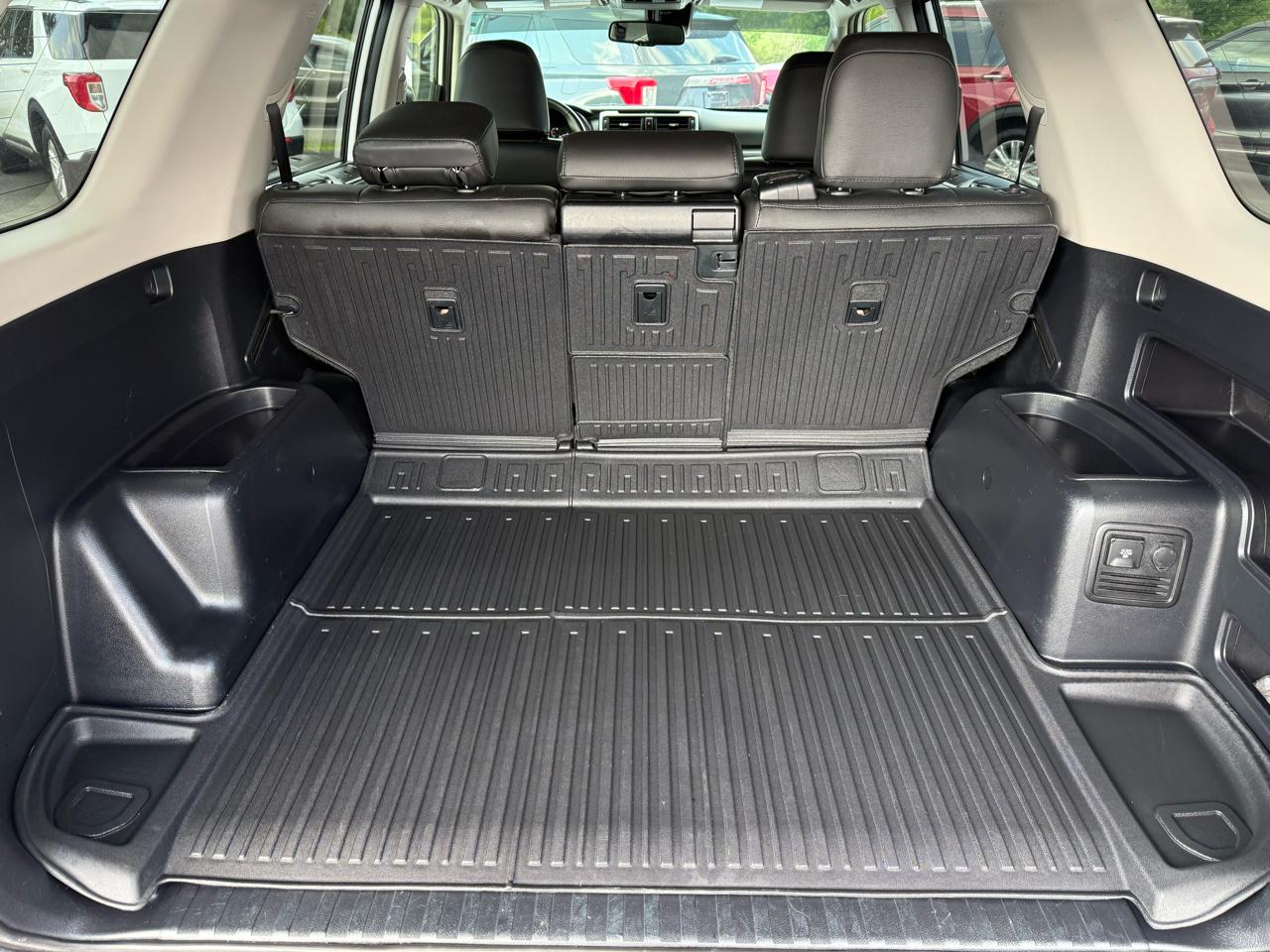 Toyota 4Runner SR5 4WD 2024