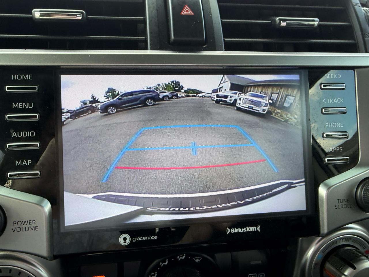 Toyota 4Runner SR5 4WD 2024