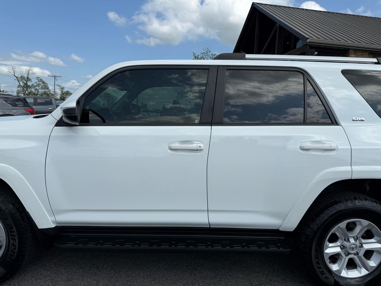 Toyota 4Runner SR5 4WD 2024