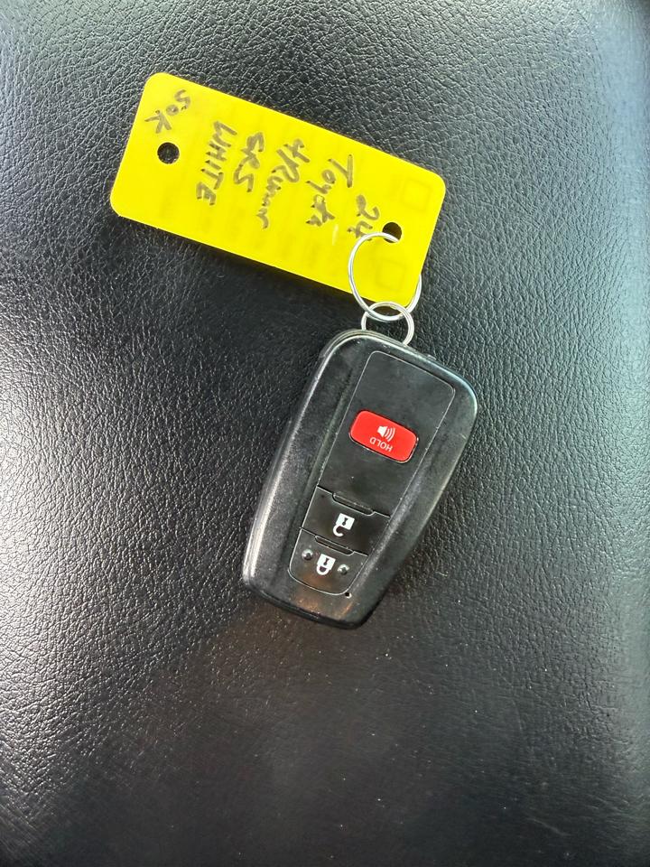 Toyota 4Runner SR5 4WD 2024