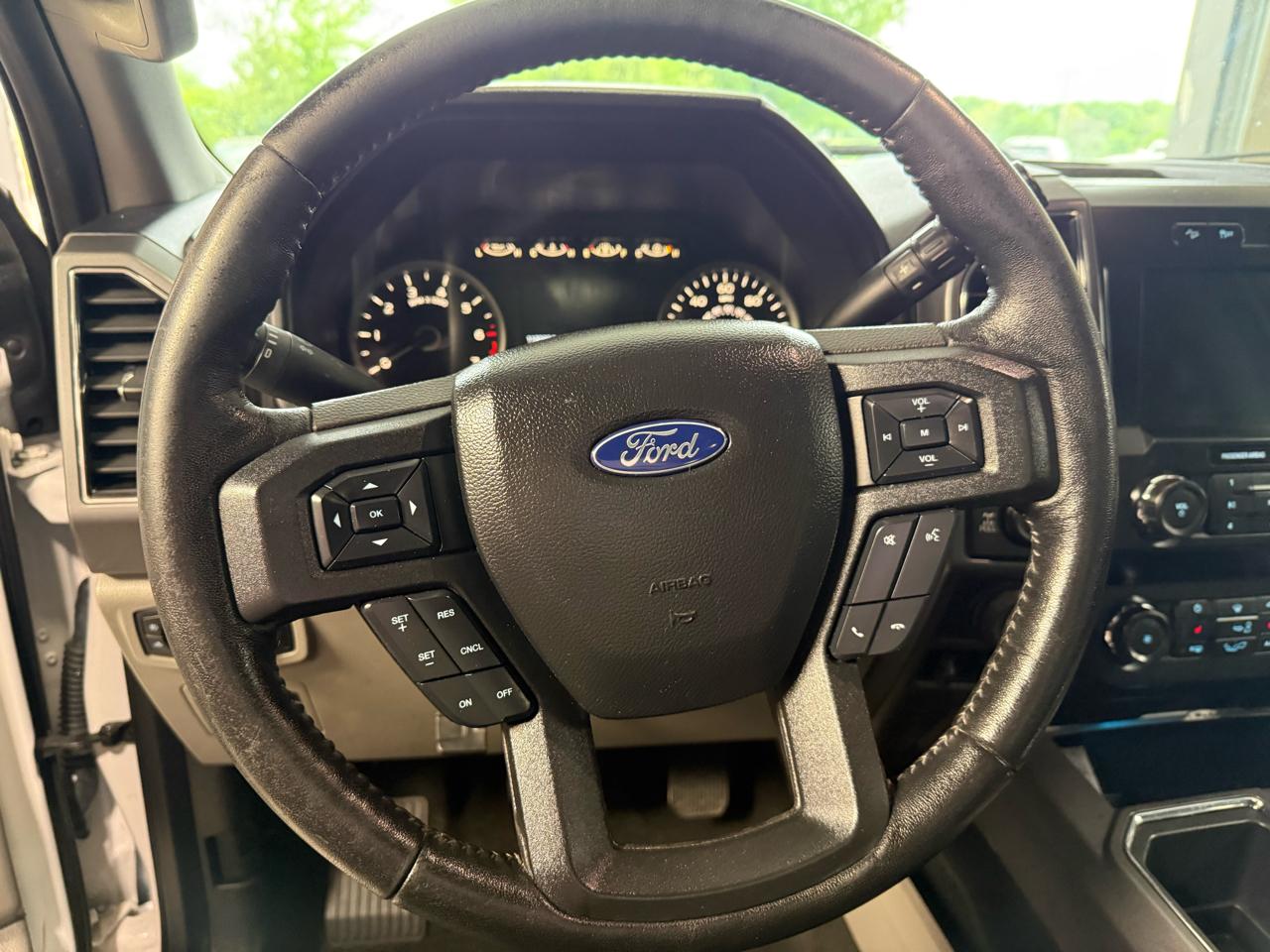 Ford F-150 XLT SuperCrew 4WD 2019