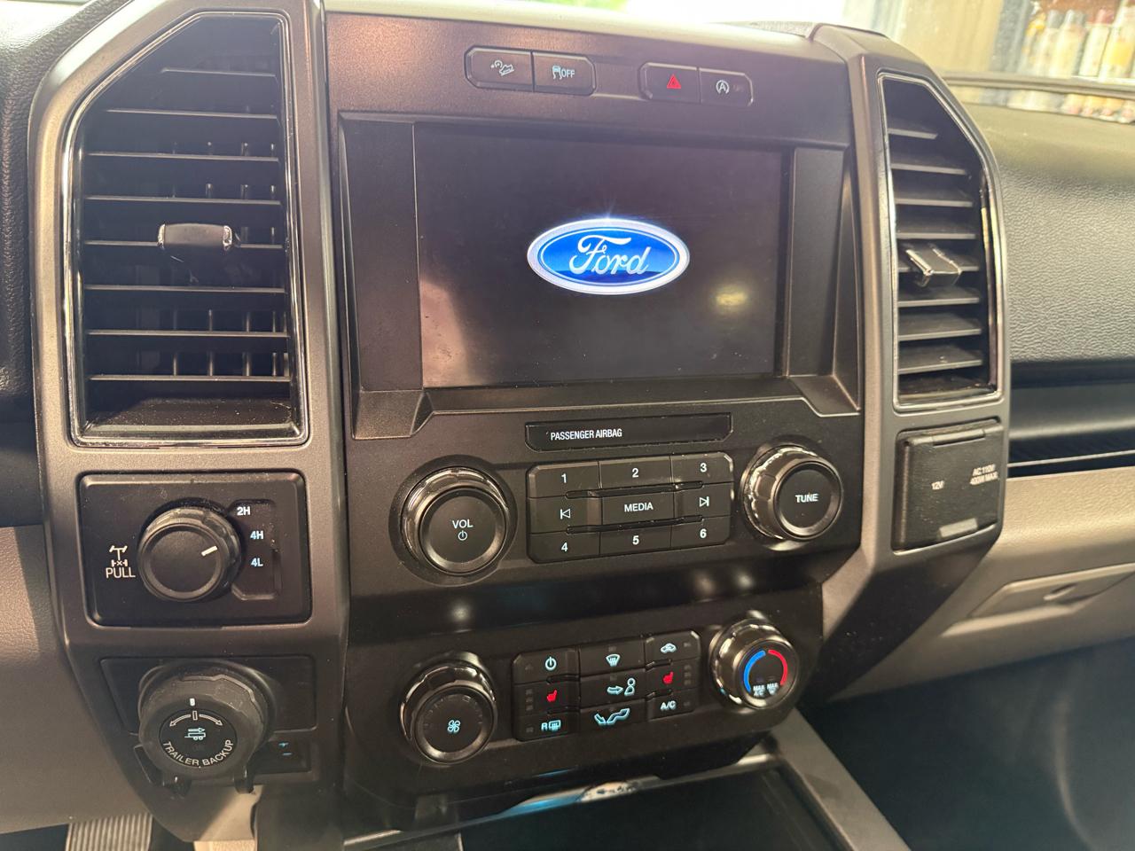 Ford F-150 XLT SuperCrew 4WD 2019