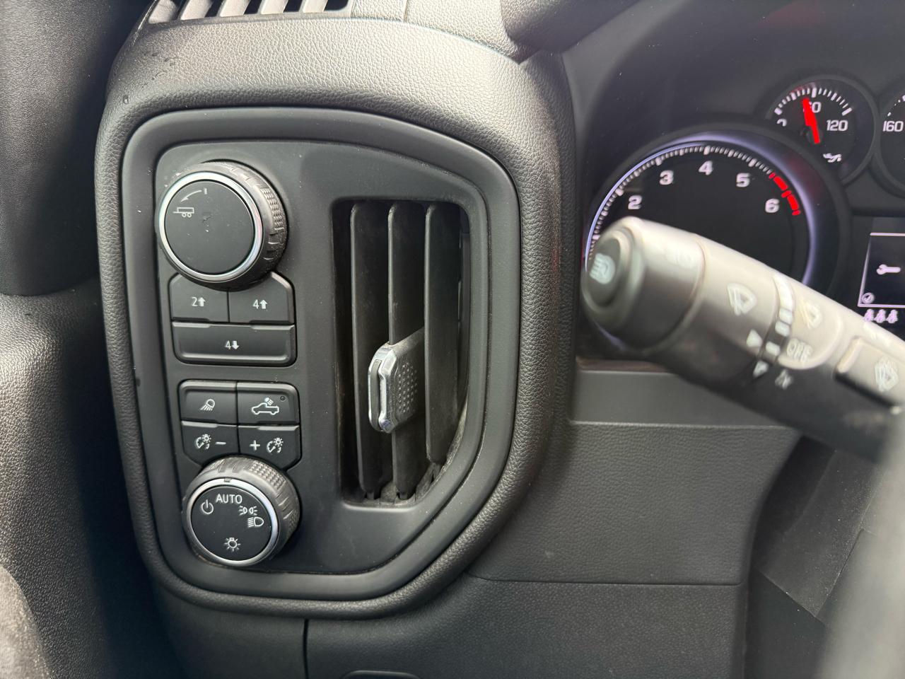 Chevrolet Silverado 2500HD Work Truck Crew Cab 4WD 2024