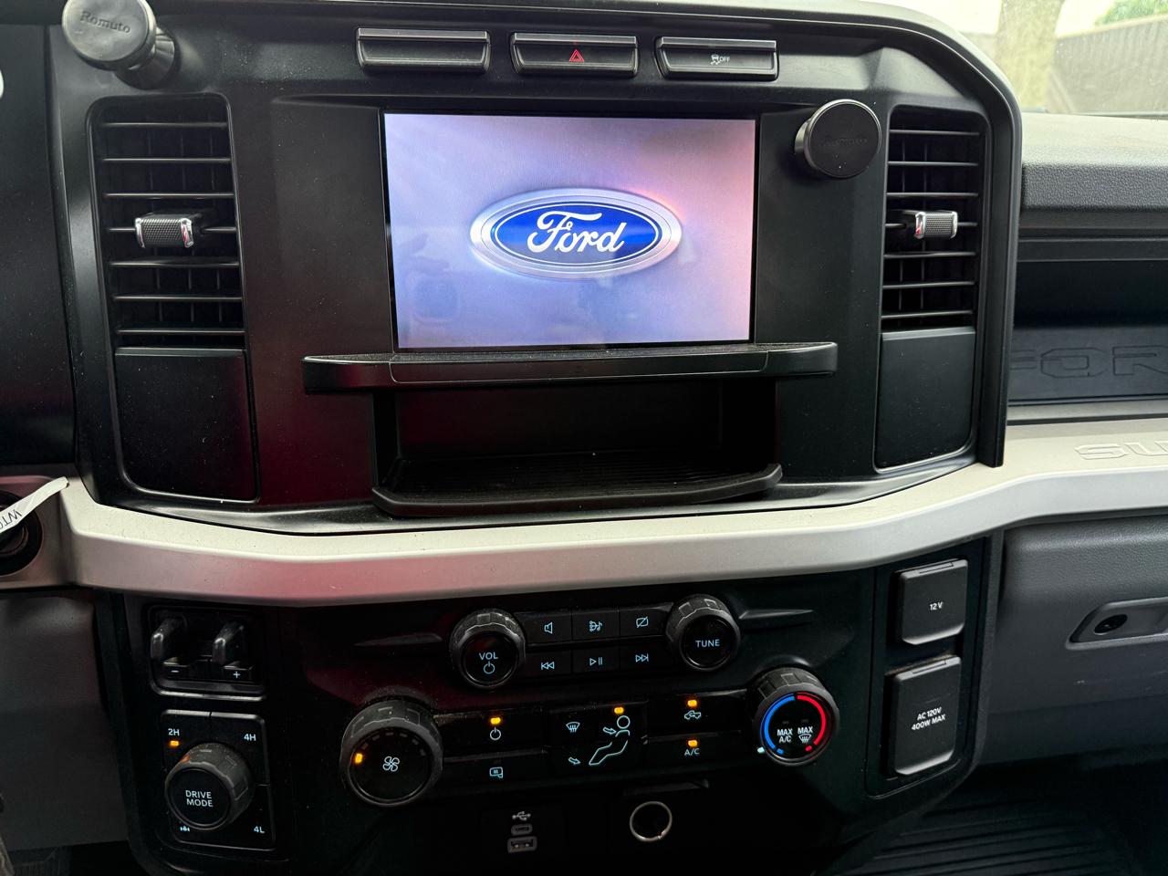 Ford F-250 SD XL Crew Cab 4WD 2023
