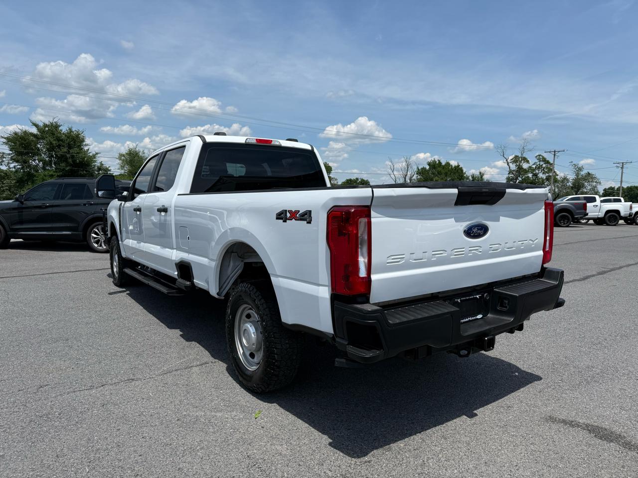 Ford F-250 SD XL Crew Cab 4WD 2023