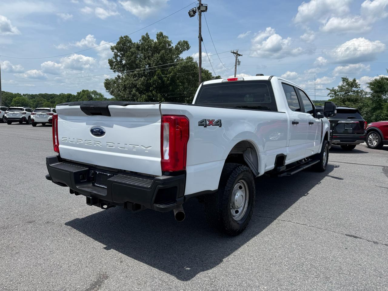 Ford F-250 SD XL Crew Cab 4WD 2023