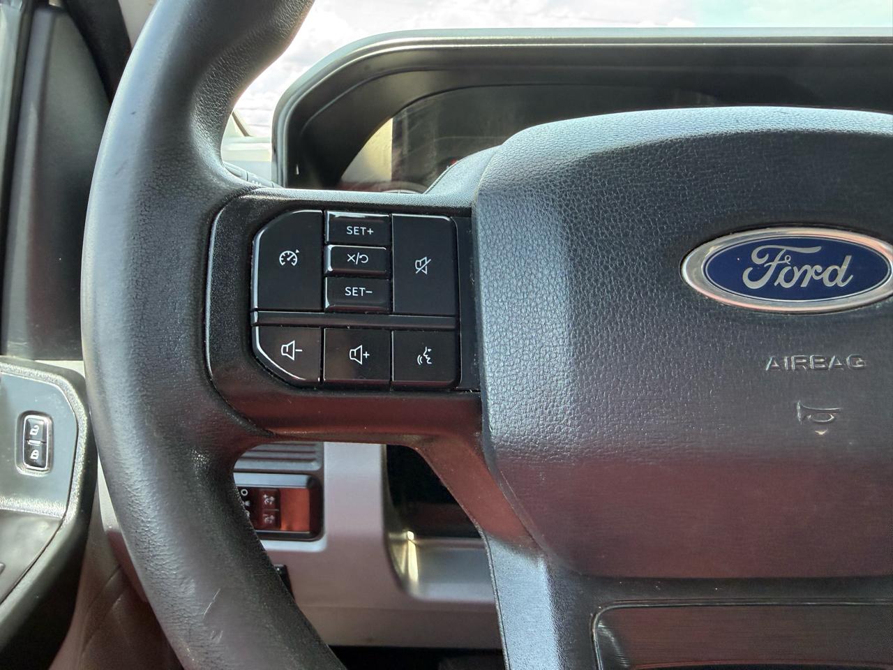 Ford F-250 SD XL Crew Cab 4WD 2023