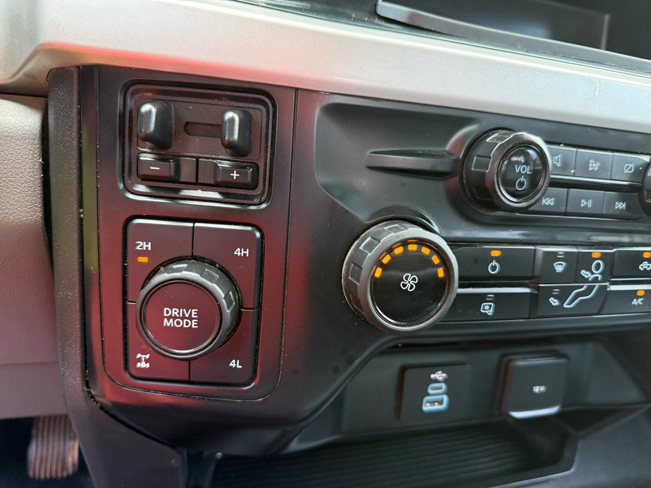 Ford F-250 SD XL Crew Cab 4WD 2023