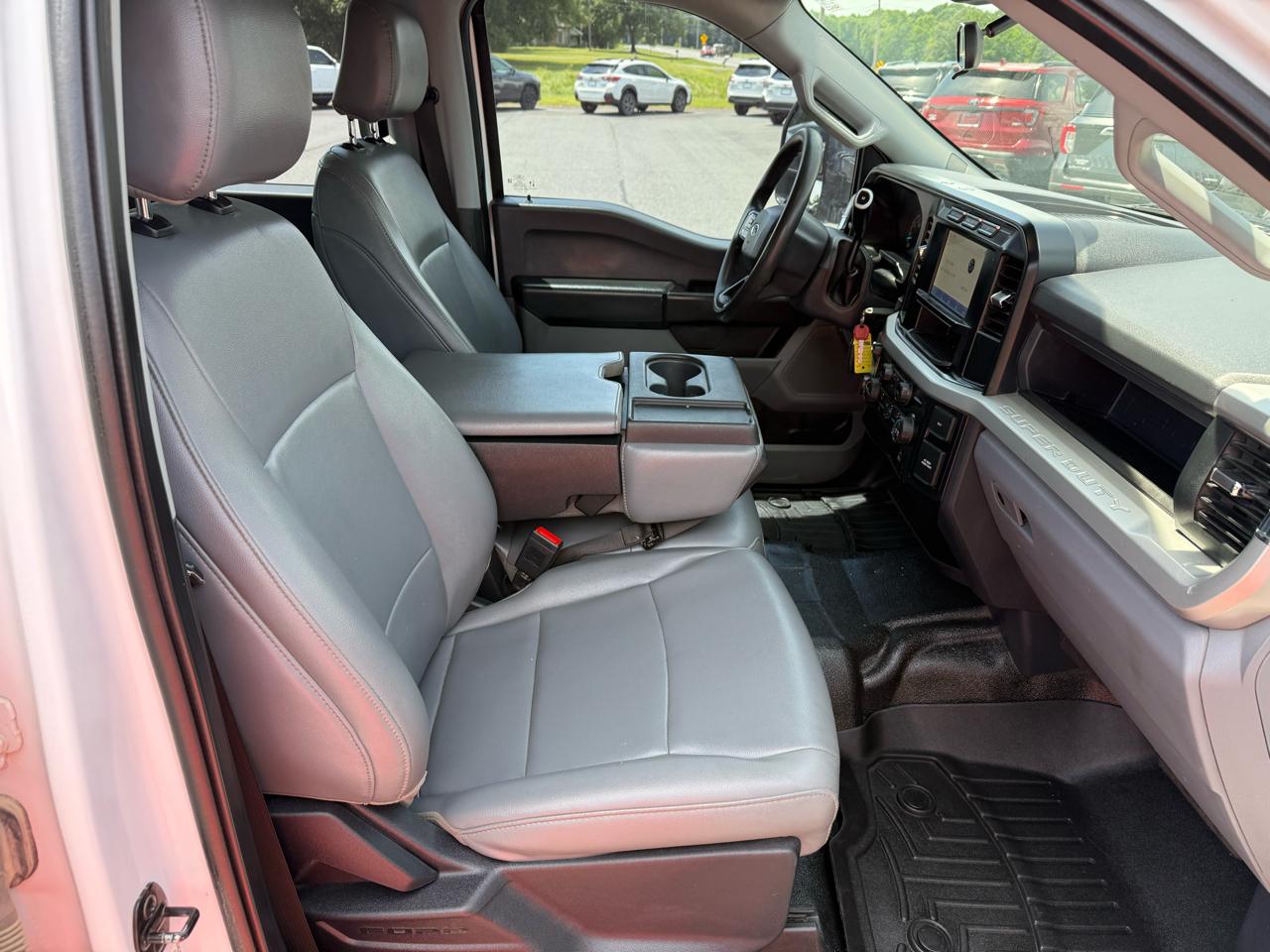 Ford F-250 SD XL Crew Cab 4WD 2023