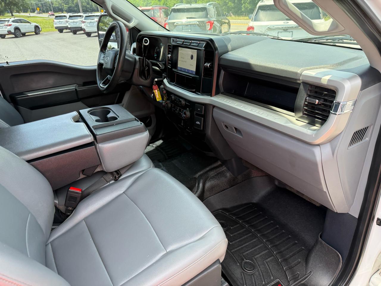 Ford F-250 SD XL Crew Cab 4WD 2023