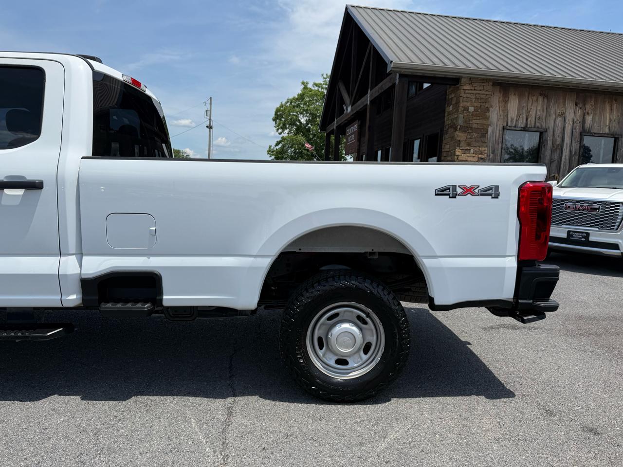 Ford F-250 SD XL Crew Cab 4WD 2023
