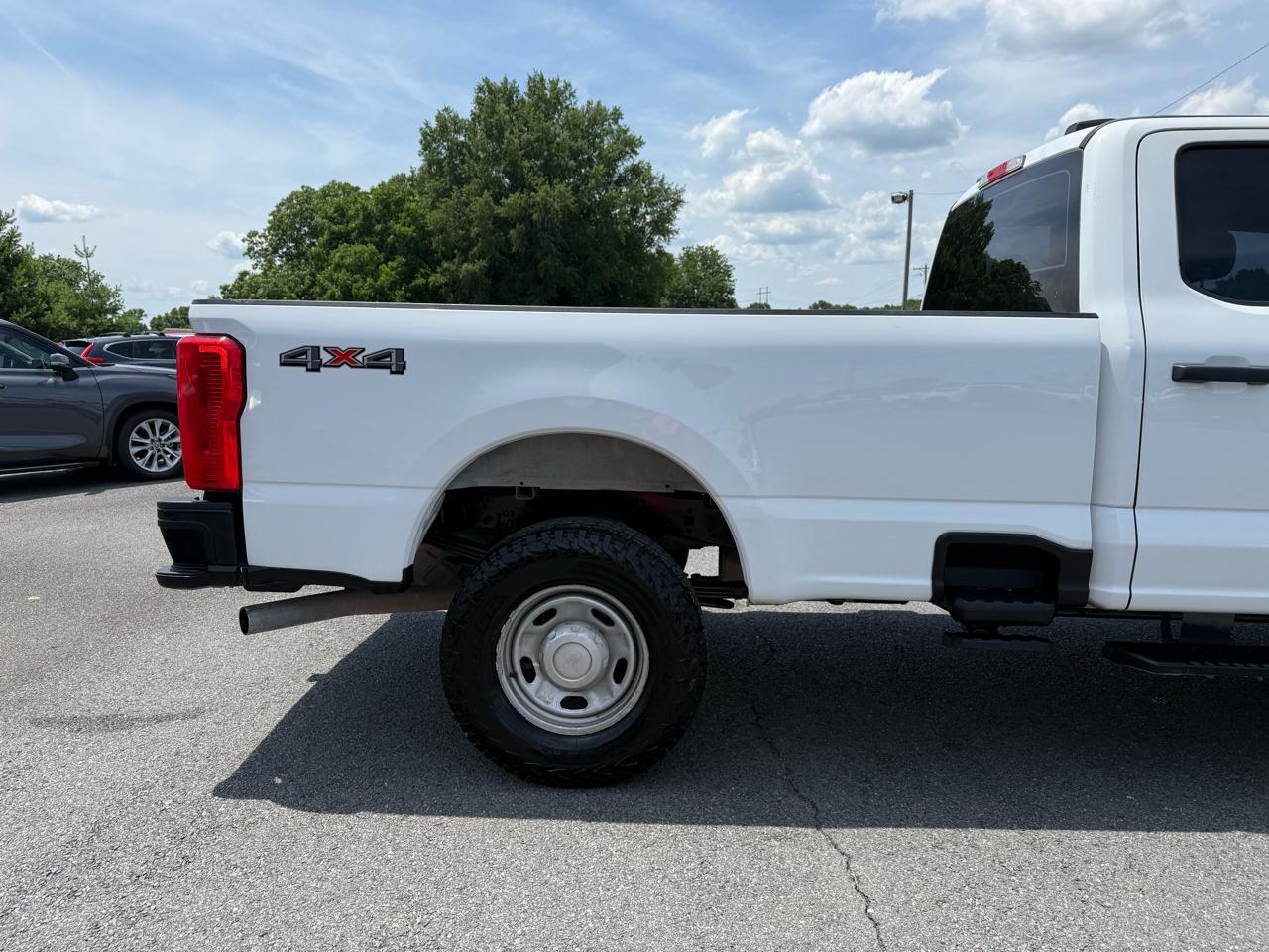Ford F-250 SD XL Crew Cab 4WD 2023