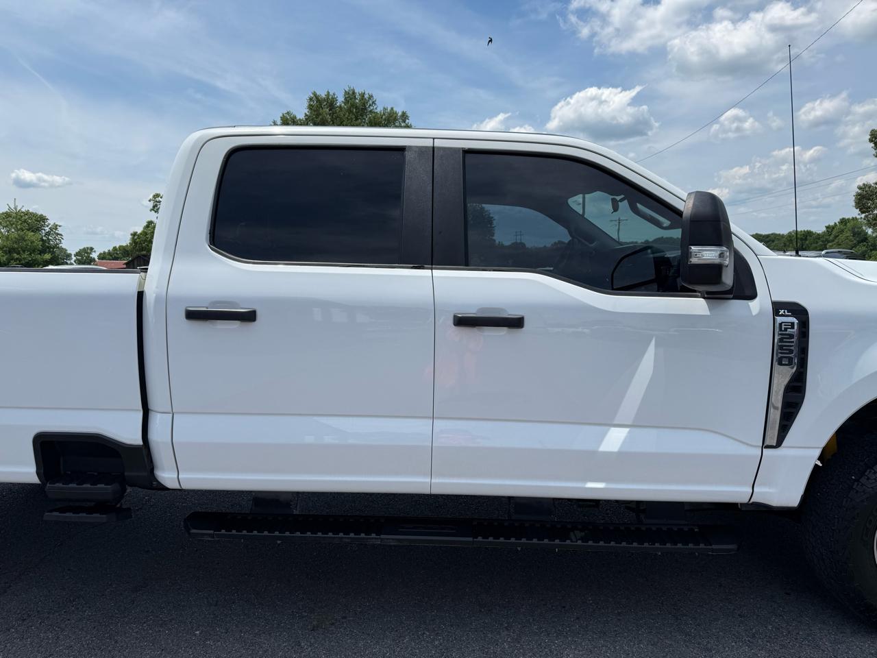 Ford F-250 SD XL Crew Cab 4WD 2023