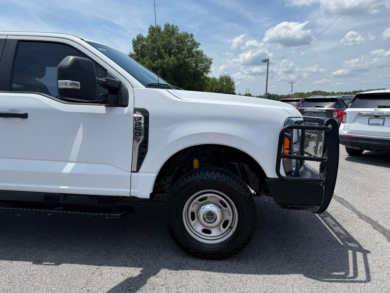 Ford F-250 SD XL Crew Cab 4WD 2023