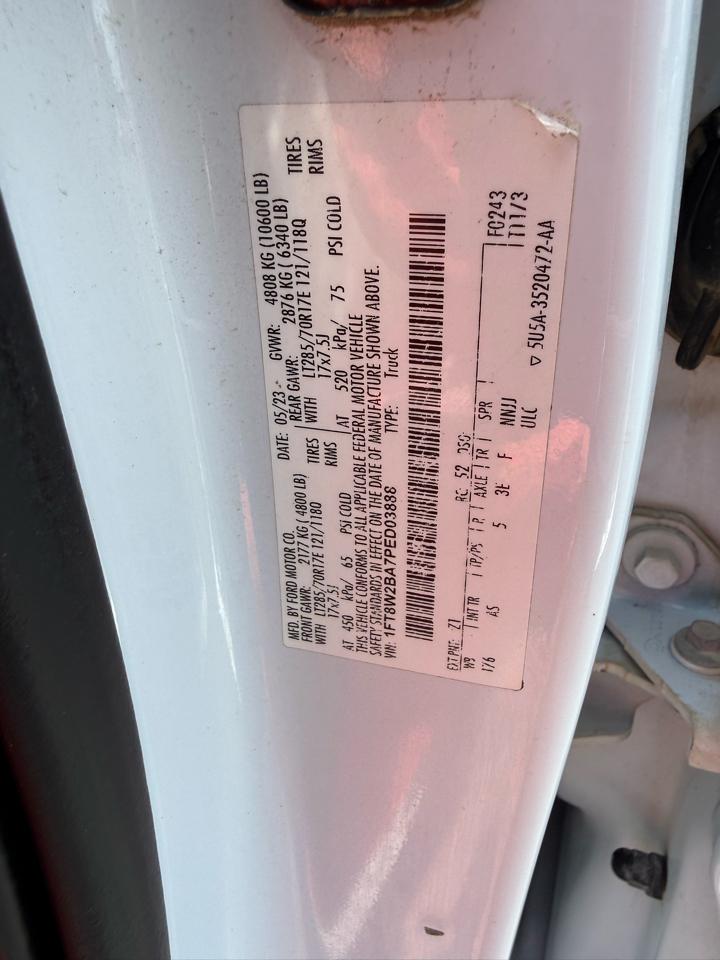 Ford F-250 SD XL Crew Cab 4WD 2023