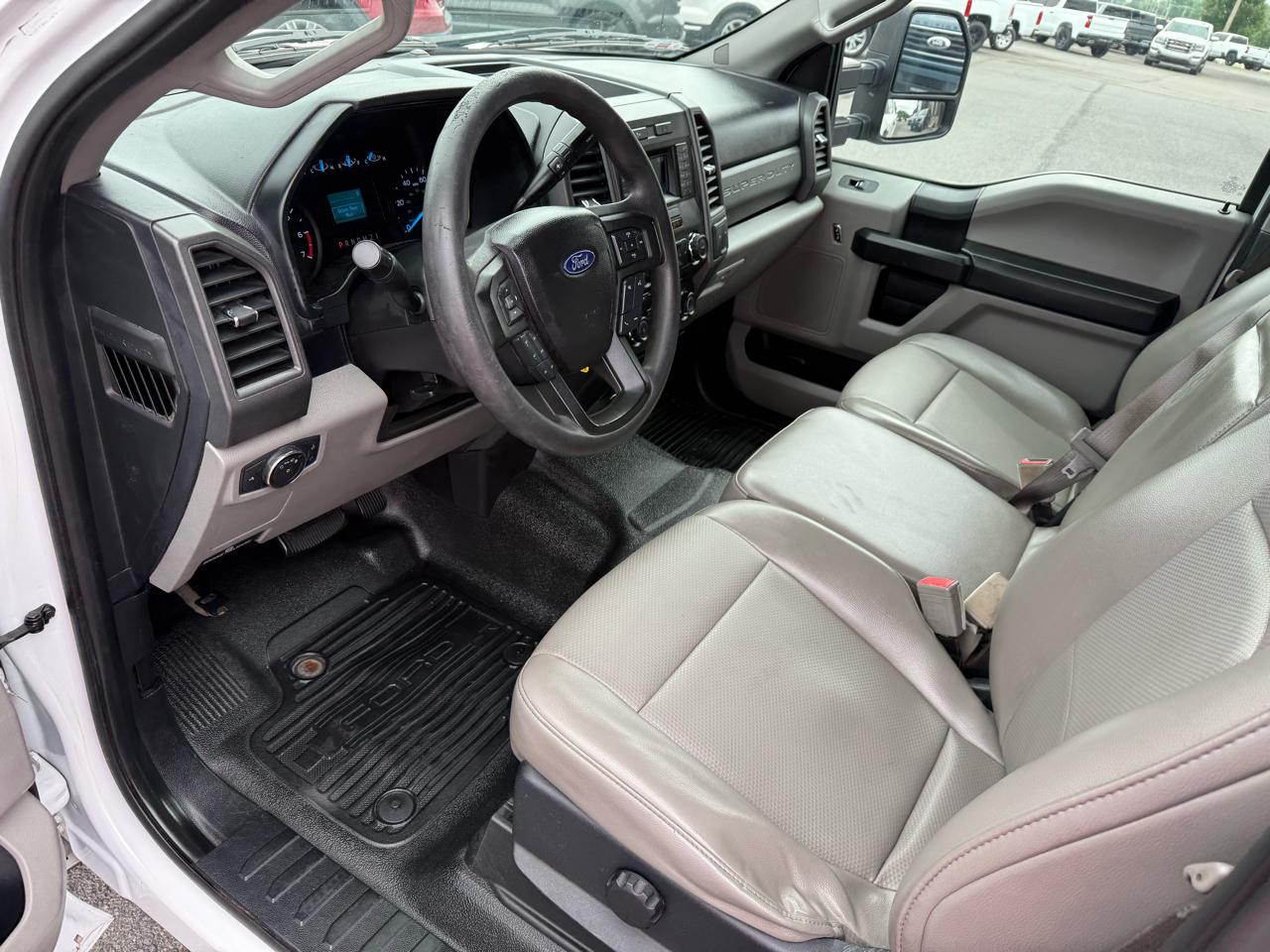Ford F-250 SD XL Crew Cab Long Bed 2WD 2017