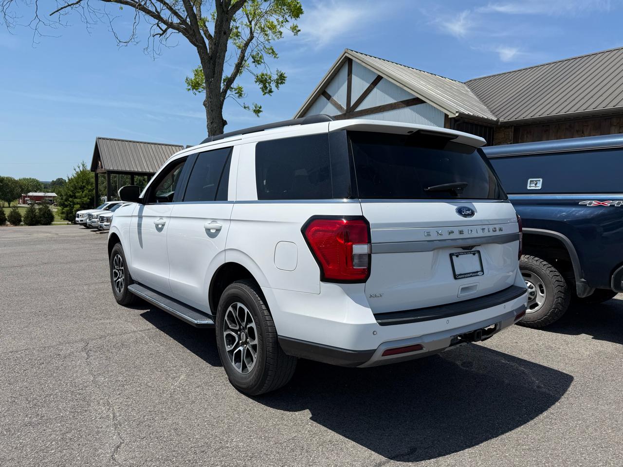 Ford Expedition XLT 4WD 2023