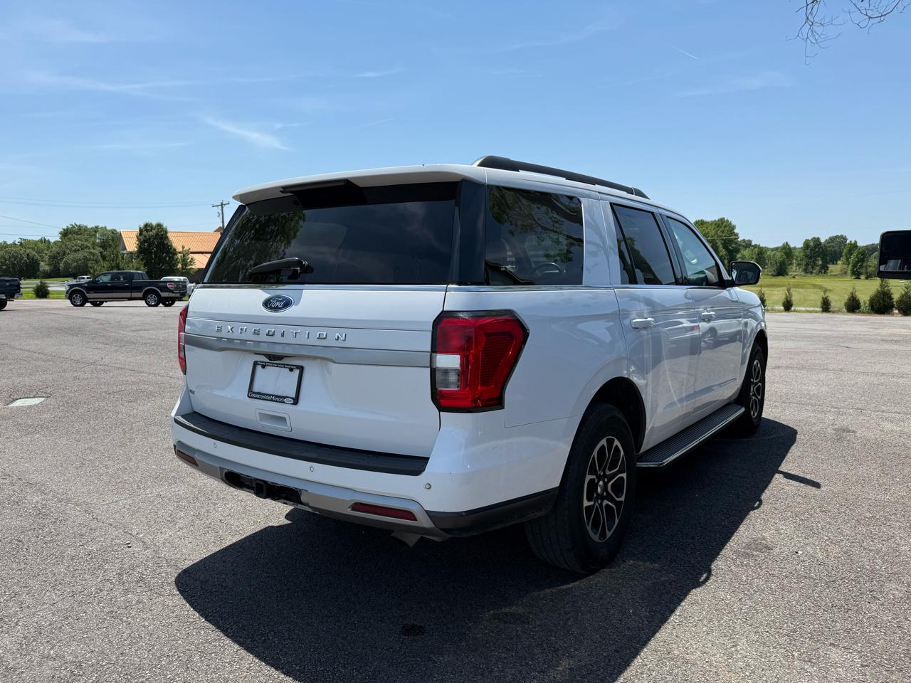 Ford Expedition XLT 4WD 2023