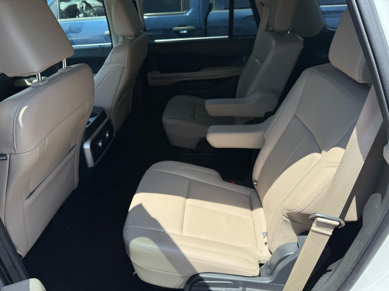Ford Expedition XLT 4WD 2023