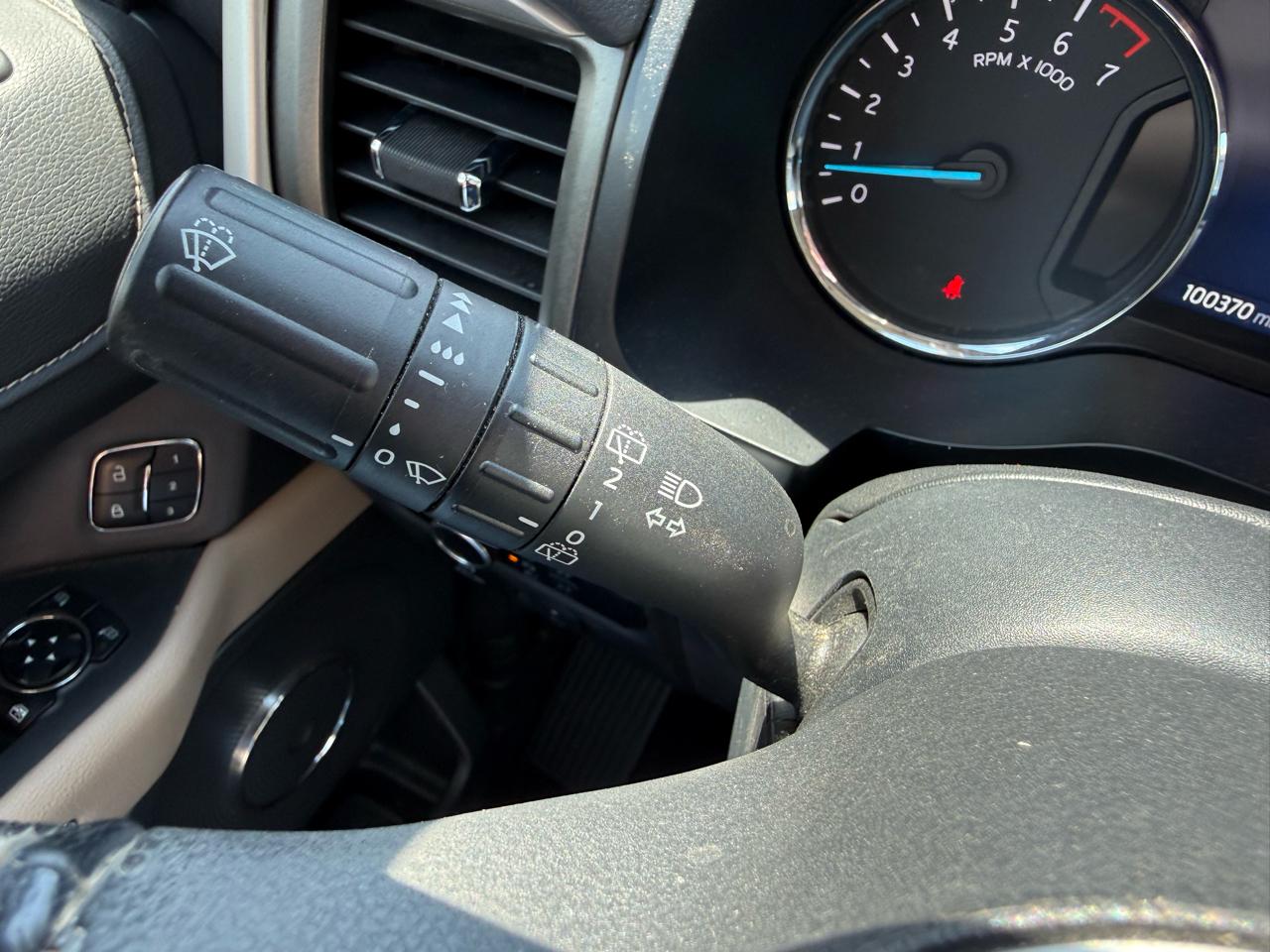 Ford Expedition XLT 4WD 2023