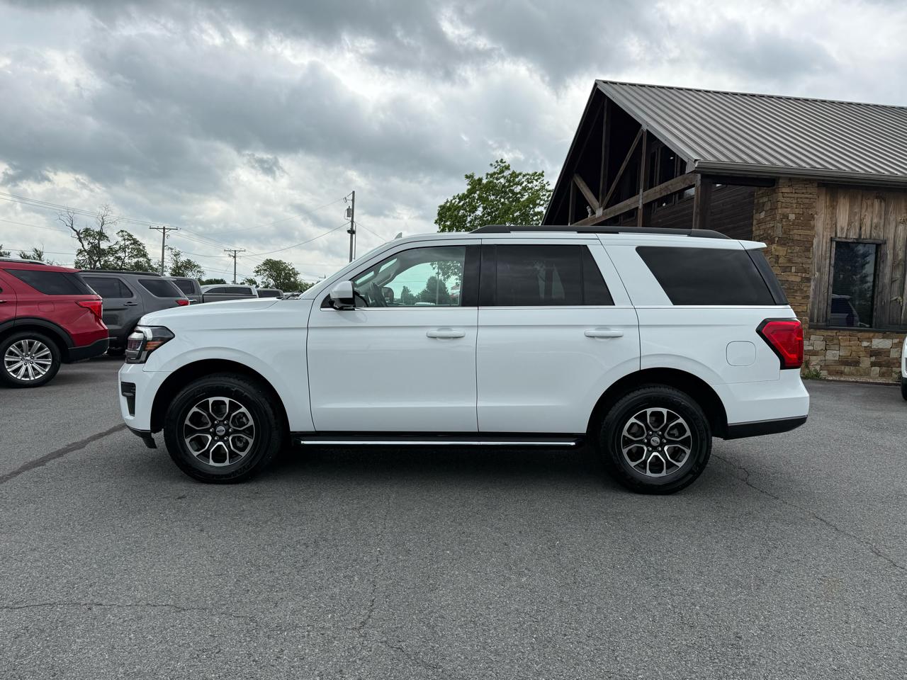 Ford Expedition XLT 4WD 2023
