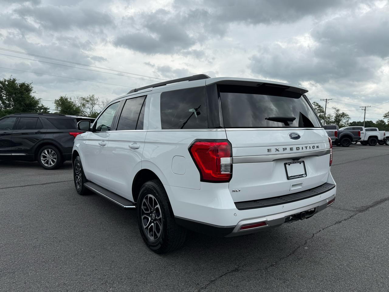 Ford Expedition XLT 4WD 2023