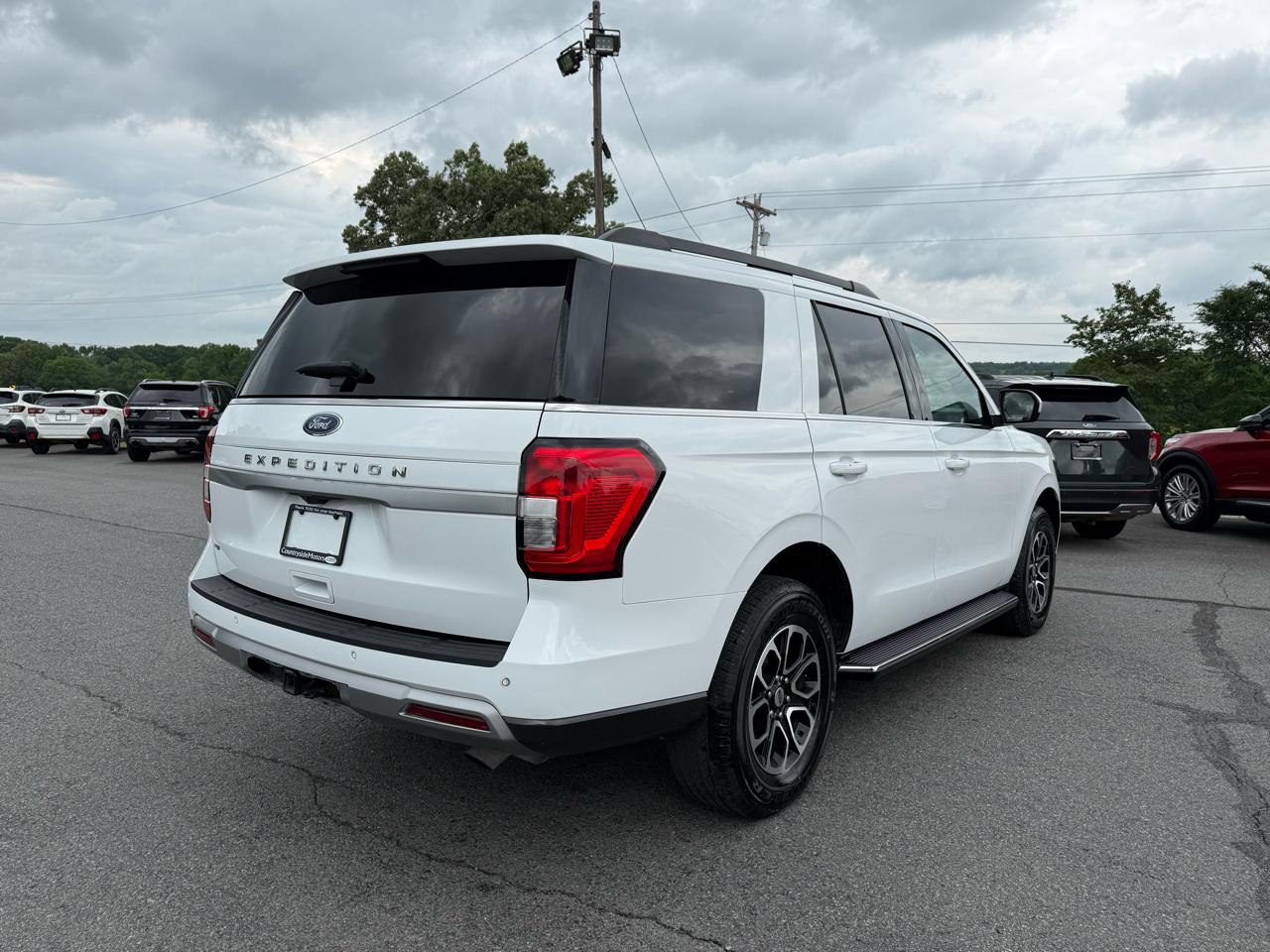 Ford Expedition XLT 4WD 2023