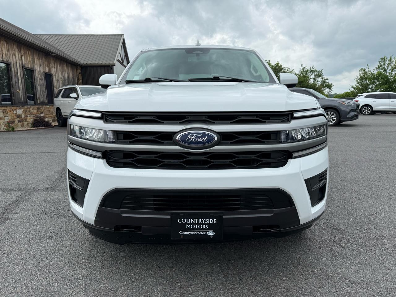 Ford Expedition XLT 4WD 2023