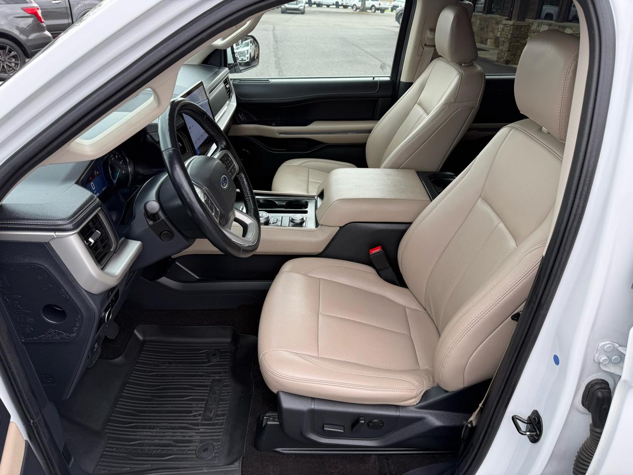 Ford Expedition XLT 4WD 2023