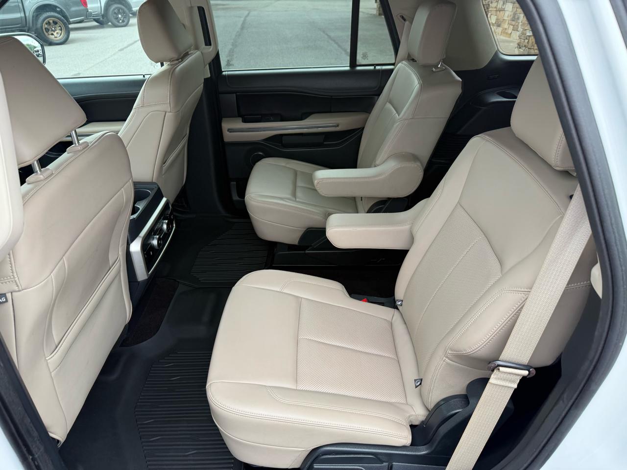 Ford Expedition XLT 4WD 2023