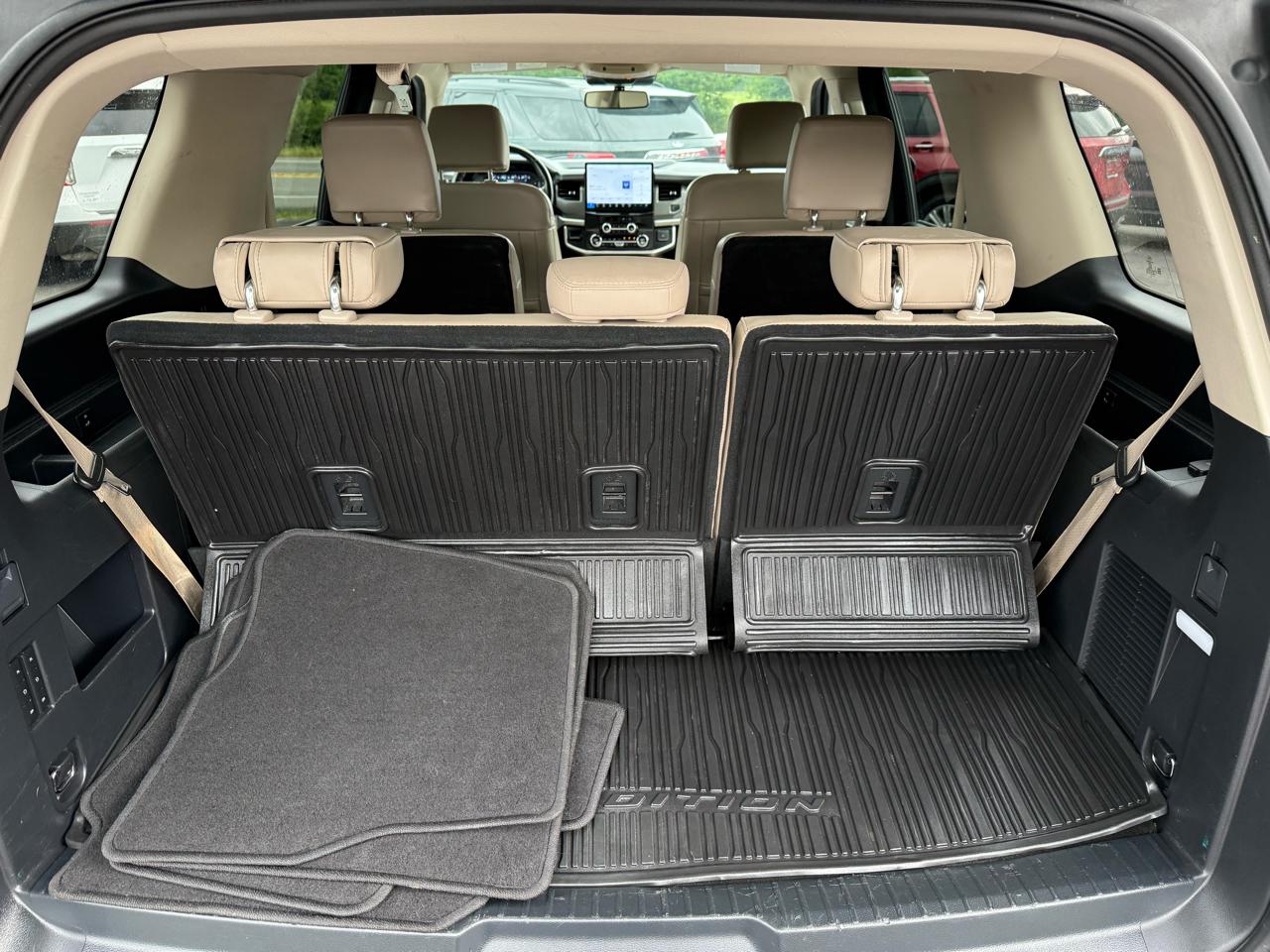 Ford Expedition XLT 4WD 2023