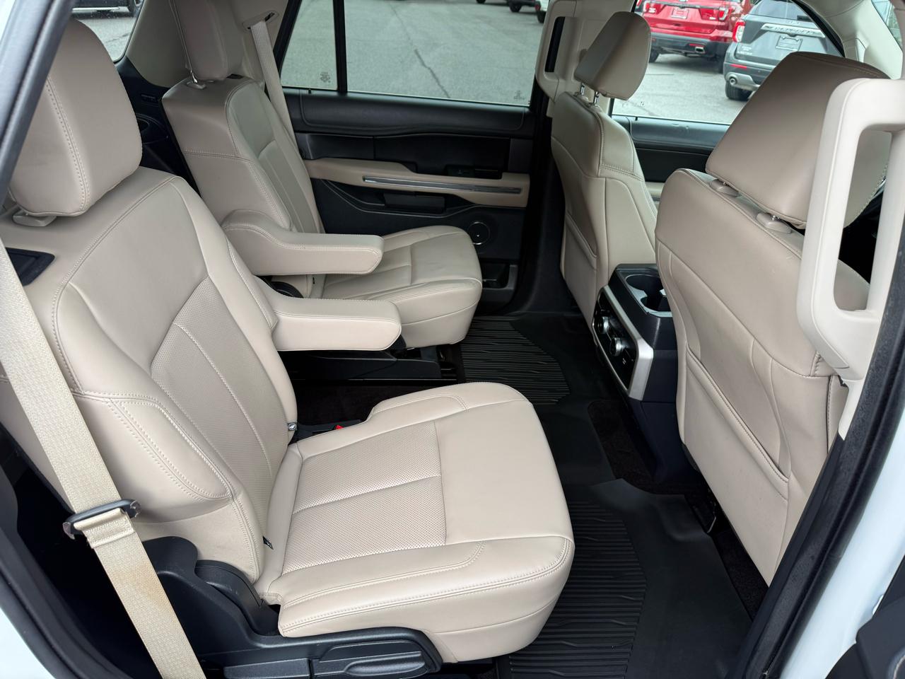 Ford Expedition XLT 4WD 2023