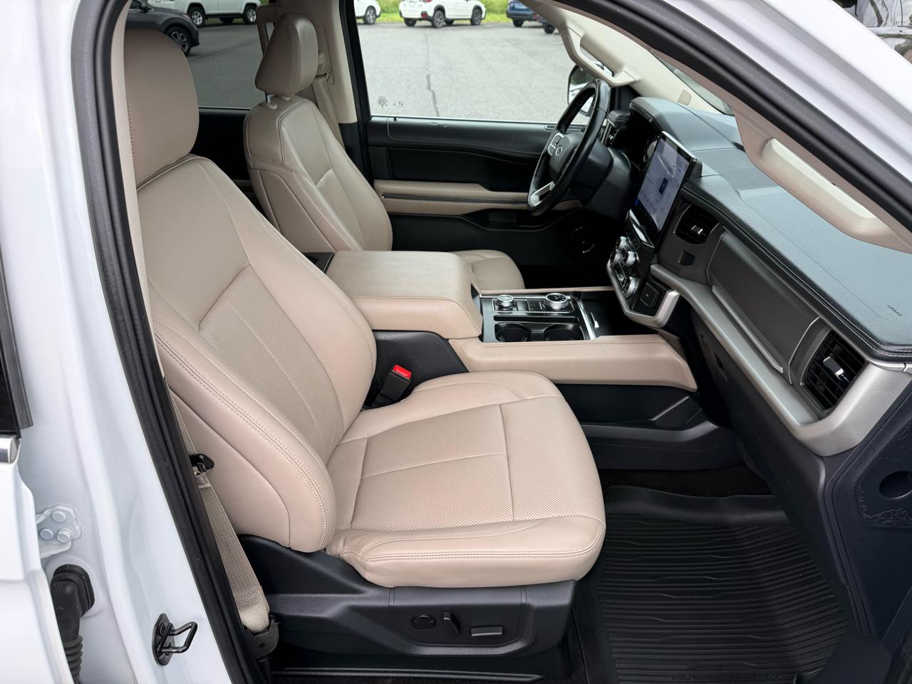 Ford Expedition XLT 4WD 2023