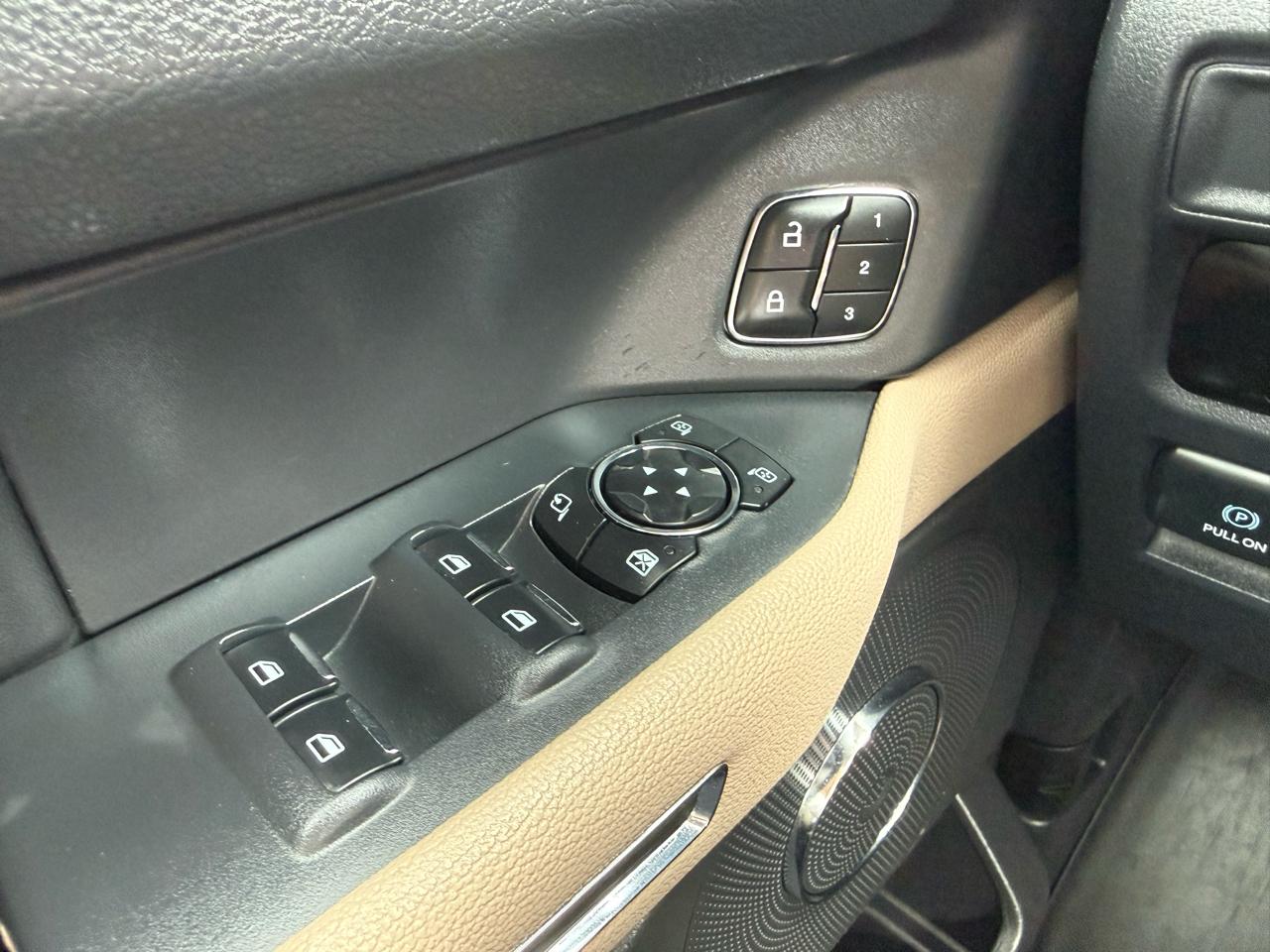 Ford Expedition XLT 4WD 2023