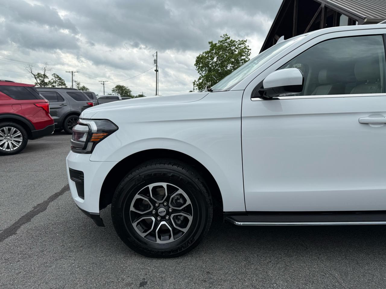 Ford Expedition XLT 4WD 2023