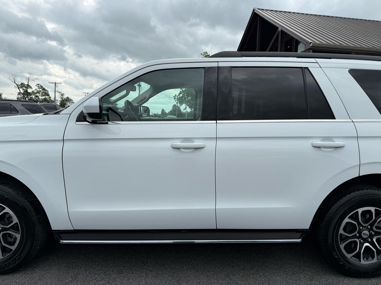 Ford Expedition XLT 4WD 2023