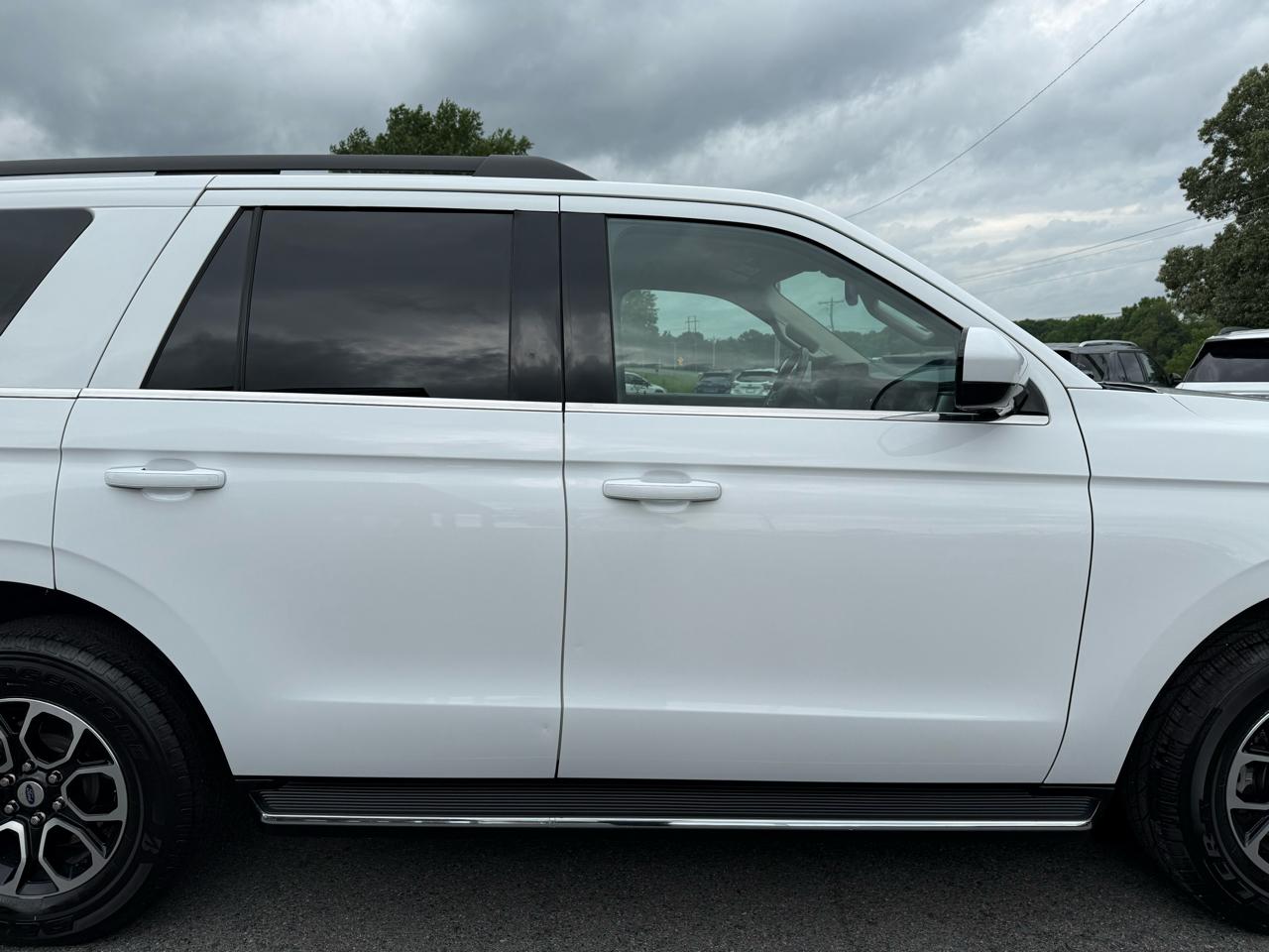 Ford Expedition XLT 4WD 2023